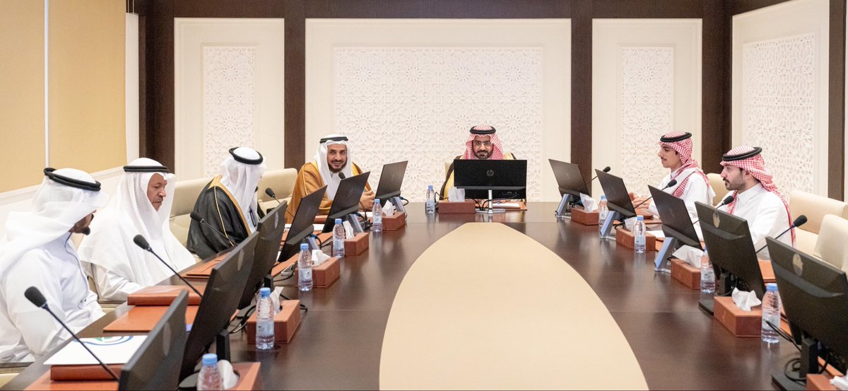 m_aljafry's tweet photo. سعدتُ اليوم "الاثنين " بالاطلاع على الخطط والأهداف التنموية لجمعية أمل لذوي الإعاقة السمعية بمحافظة الأحساء، وما تقدمه من برامج وخدمات تسهم في دعم وتمكين الأشخاص ذوي الإعاقة السمعية ودمجهم في المجتمع، منوهًا بما يحظى به القطاع غير الربحي بالمحافظة من اهتمام ودعم مستمر من صاحب السمو الملكي الأمير #سعود_بن_طلال بن بدر محافظ #الأحساء، الأمر الذي يعزز دور الجمعيات في تحقيق رسالتها التنموية وخدمة المستفيدين، بما يواكب مستهدفات رؤية المملكة 2030 ، كل التوفيق للجمعية ومنسوبيها في مسيرتهم المباركة