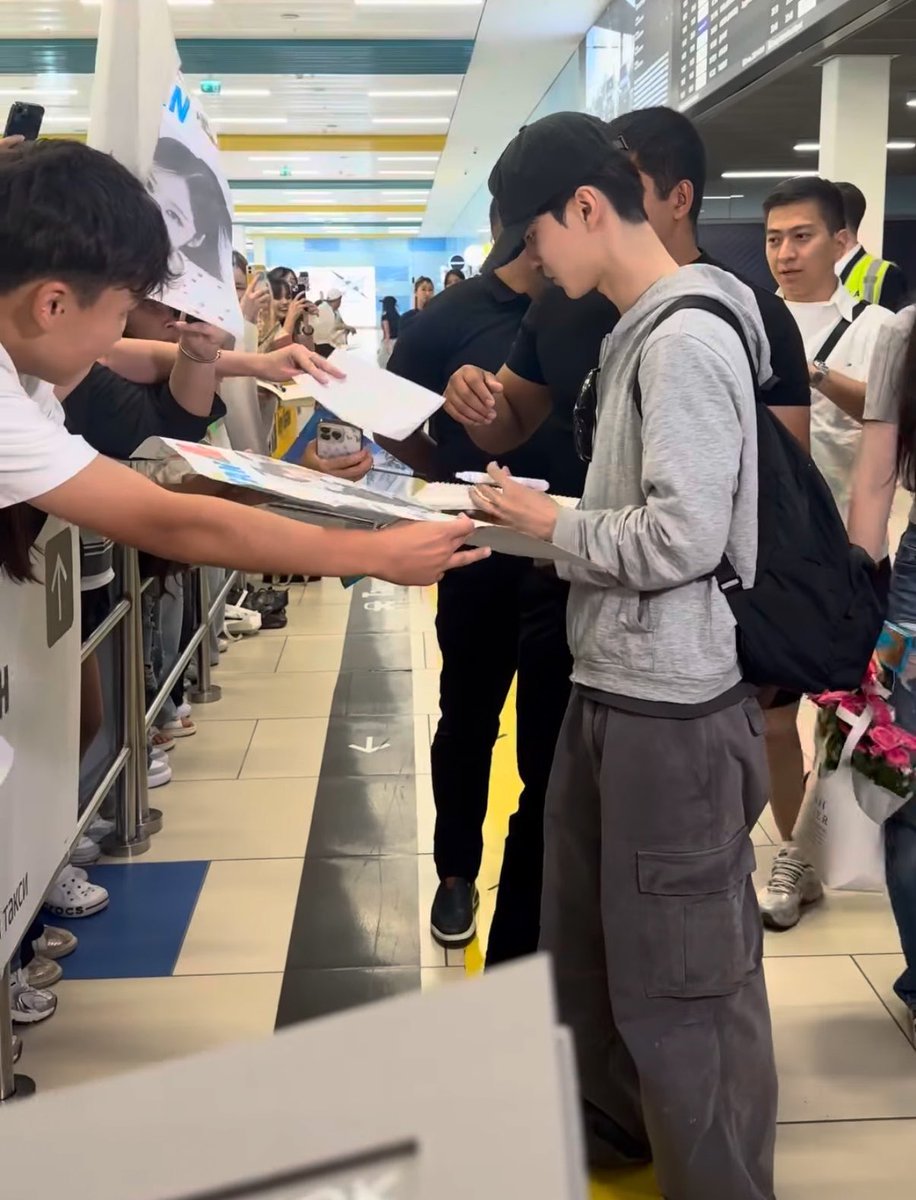 kkochinam's tweet photo. WOW changmin is in kazakhstan right now..??
seems like he’s going to film something there... wonder what it is 🥹

#Q #큐 #THEBOYZ #더보이즈  

https://t.co/PT0dsxZAPK https://t.co/qLZ7Kokda2