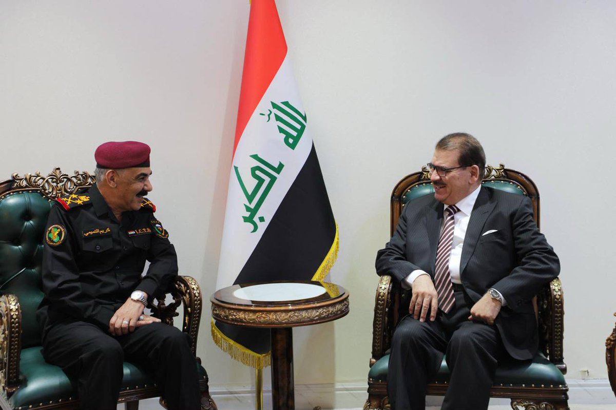 iraqicts's tweet photo. رئيس جهاز مكافحة الإرهاب يلتقي وزير التربية
===========
التقى معالي رئيس جهاز مكافحة الإرهاب الفريق اول الركن كريم التميمي بمعالي وزير التربية السيد عبد الكريم عبطان الجبوري.

قدم معالي رئيس الجهاز  التهاني لمعالي الوزير بمناسبة تسنمه مهام عمله وزيرا للتربية، وبحث آليات التعاون https://t.co/JJZswr6n0y