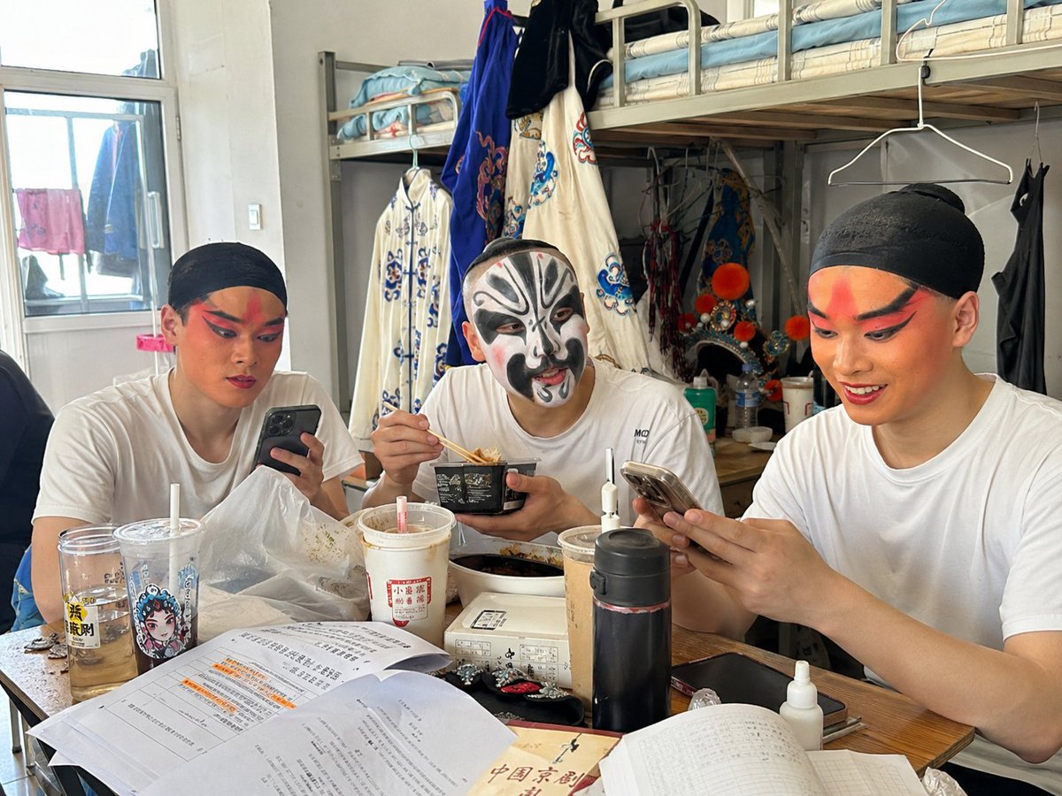 yellowHHHH's tweet photo. #ai #脸谱 https://t.co/mMpNhMFDUE