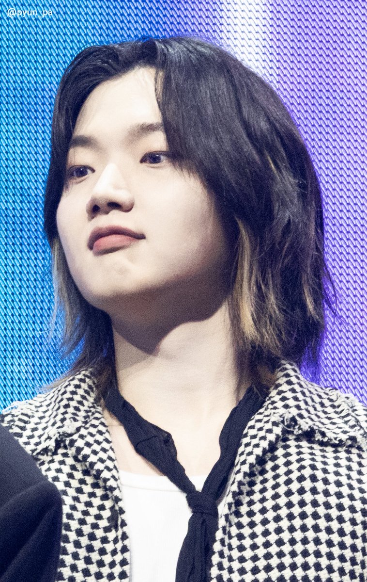 pyun_pa's tweet photo. 260620 제35회 서울가요대상
입꼬리 달란트 걍 미쳤음ㄷㄷ

#고강훈 https://t.co/G8JbmbegEh