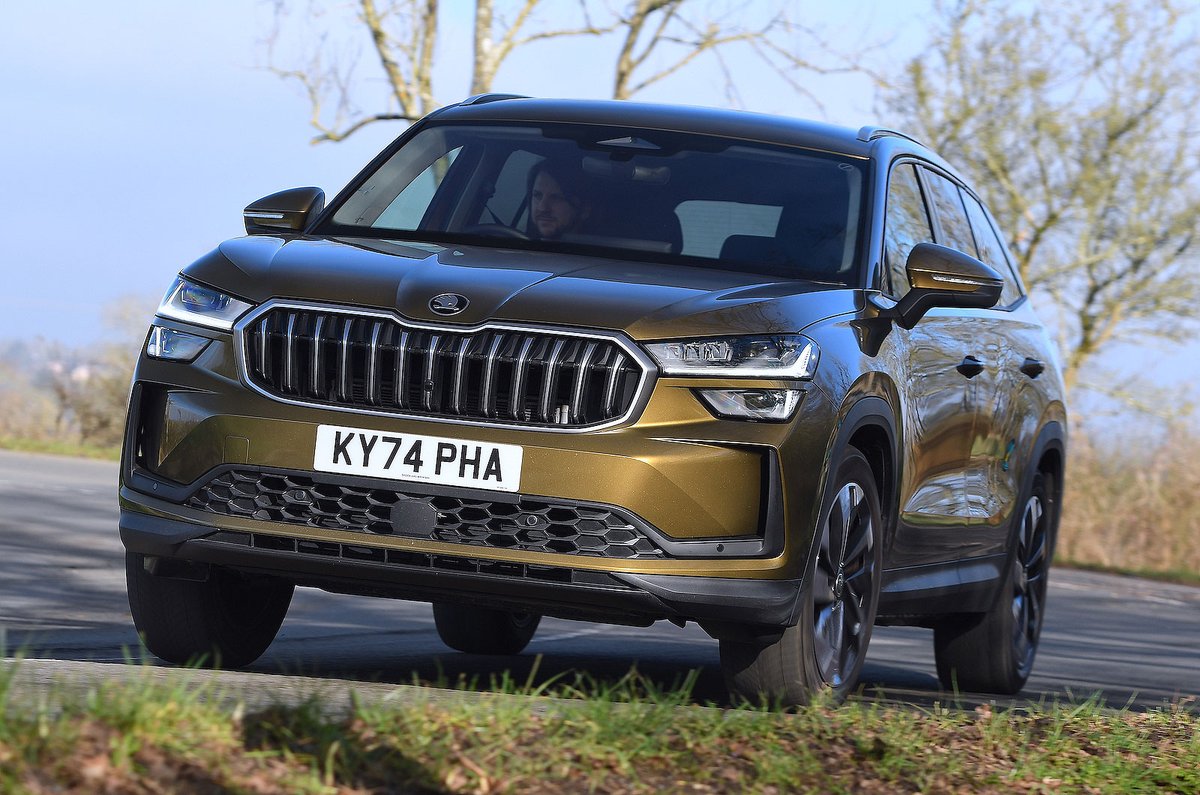 whatcar's tweet photo. Packing for a big family holiday? The second-generation Skoda Kodiaq has landed on pre-owned forecourts, offering one of the largest boots in its class. 🧳

Is it a good buy? Our used review reveals all: https://t.co/z45ylGQ4ec https://t.co/9ac19mPR8H
