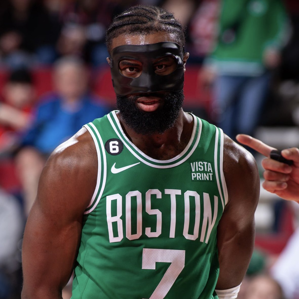 PolymarketHoops's tweet photo. The Celtics have a real shot at winning the Giannis Antetokounmpo race with a Jaylen Brown-centric offer, per @TheSteinLine.

Wow, wow, wow. 😳 https://t.co/BnAeGXgtzd