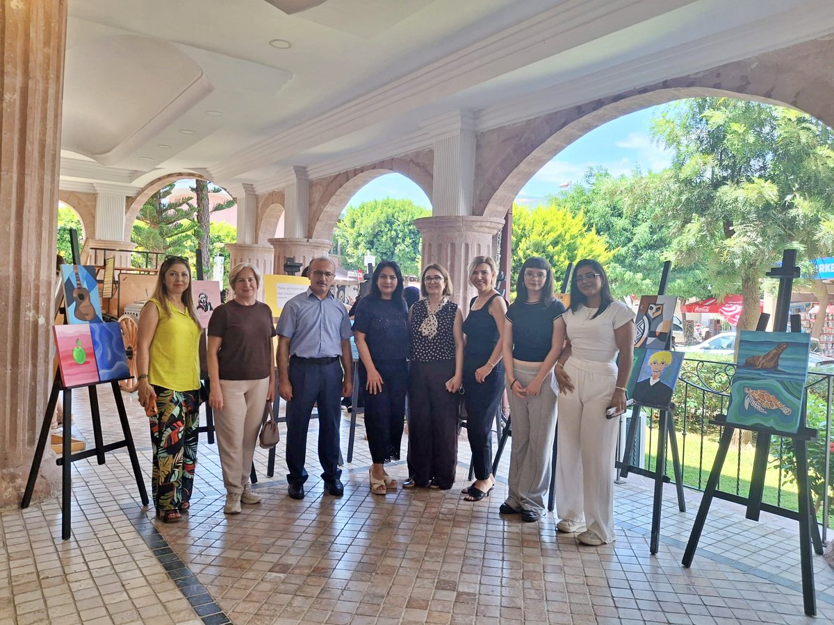 AlanyaMem's tweet photo. Alanya İlçe Milli Eğitim Şube Müdürü Selma Gök, Nimet Alaettinoğlu Anadolu Lisesinin Alanya Kültür Merkezinde düzenlediği Yıl Sonu Resim Sergisi açılışını gerçekleştirdi
https://t.co/3HU4ROUghf
@tcmeb
@Yusuf__Tekin
@AntalyaValilik
@alanya_tc
@antalyamem07
@YUSUFYILMAZ0759
#alanya https://t.co/TTeVgG30iK