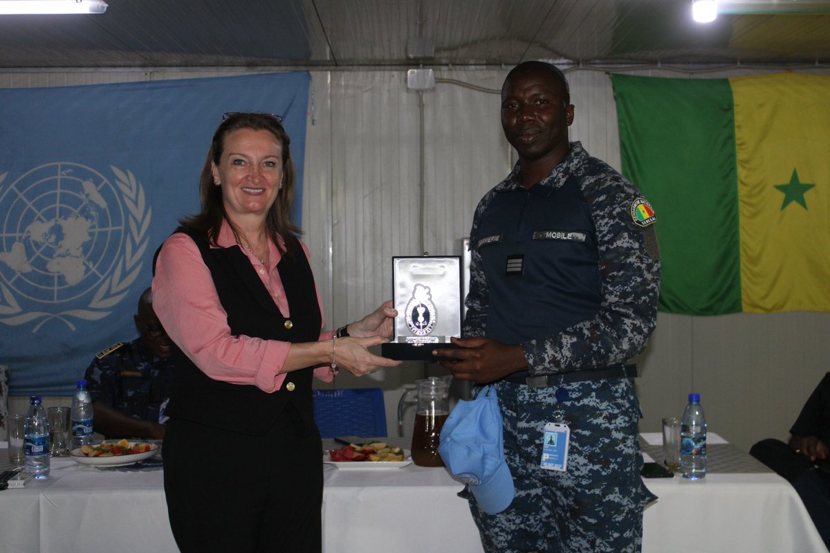 gendarmeriena18's tweet photo. La Gendarmerie à l'international: La SENFPU 2-18 MONUSCO accueille le Deputy Police Commissioner pour une visite de terrain à Bunia en République Démocratique du Congo

Le Dr. Général Alain BAMENOU, Deputy Police Commissioner (DPC), a débuté une mission de terrain à Bunia le lundi 15 juin 2026. Accueilli par le chef des opérations de la SENFPU 2-18 et le chef de secteur adjoint, sa délégation a marqué une étape importante dans le processus d’appropriation de l’environnement opérationnel de la SENFPU.

Au cours de cette visite, le DPC a assisté à une présentation détaillée des opérations de la SENFPU, conduite par son Chef des Opérations. Il a également inspecté plusieurs installations de l’unité. La journée s'est poursuivie au camp Jambaar, en présence de la Directrice de l’Appui à la Mission (DMS) et du représentant de la Force. Ce moment solennel a été marqué par la remise d’un présent symbolique au DPC et à la DMS

Par la suite, une visite du camp de la SENFPU a permis au DPC d’évaluer les dispositifs opérationnels sur le terrain. Les échanges avec le Commandant par intérim de la SENFPU ont clôturé cette journée riche, mettant en avant l’importance du dialogue et de la coordination dans le but de renforcer l’efficacité des forces déployées.

Le jeudi 18 juin 2026, le Dr. Général Alain BAMENOU, accompagné de sa délégation, a tenu une réunion de coordination avec le chef des opérations de la SENFPU et les officiers de l’unité. Cette rencontre a permis d’examiner en profondeur les activités en cours et de discuter des moyens d’améliorer la mise en œuvre des missions.