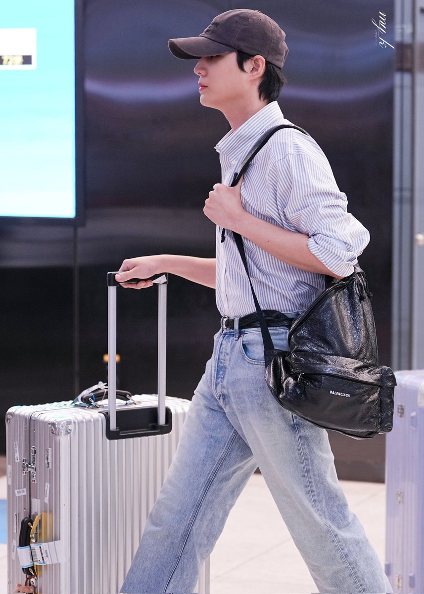 aehyooo's tweet photo. Apakah kamu saya kalau pake belt kepanjangan jadinya dimasukin ke beltnya (?) lagi? https://t.co/VLc7cTXcoA