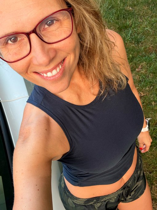 Diane Marie🌹Southern Charm🍑 - Good morning you guys😘 Never miss a Monday 💪🏃‍♀️🚣‍♀️ Have a terrific start to your week. ❤️ https://t.co/GeuZ31Ayl3