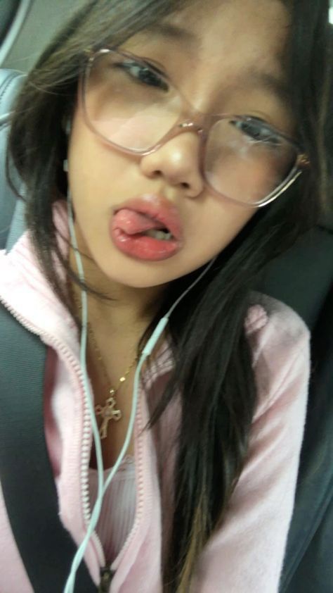 lilbratpenny's tweet photo. Intro 🤍

Hii I'm Penny!!
I love white men so much 😖
I'm into raceplay, size difference, breeding and footplay.

My dms are open to everyone, but especially for hung white men who wanna show off 🤭🤍

🤍+🔄 for moots :p https://t.co/0nGhitxXYo