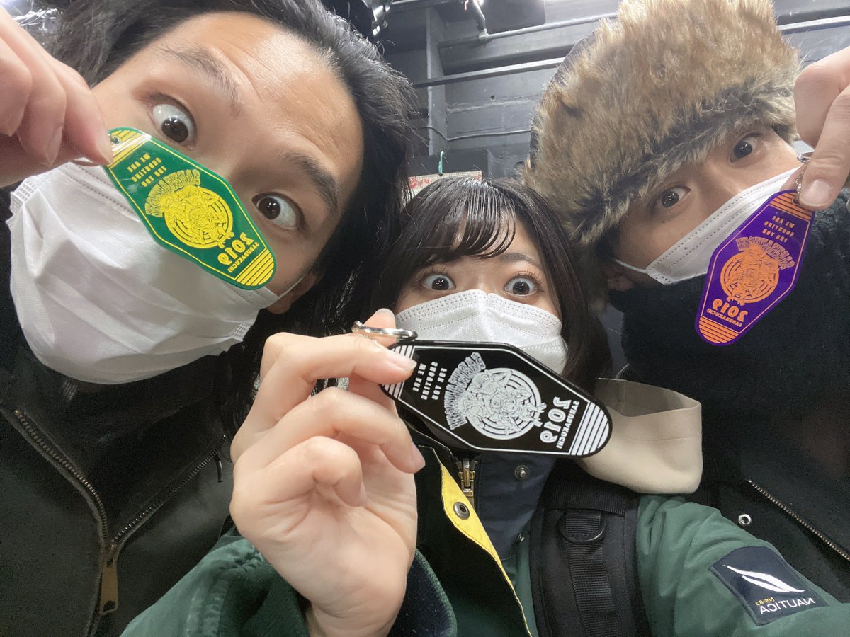 tsuru_chan01's tweet photo. #屋根裏異世界

私たちは、大学演劇部から出てきた3人の劇団です。劇場で3人芝居をしています！

猿博打1年目の時は小劇場のこと全く知らなかったところからのスタートだったけど
なんやかんや7年目
3人でも劇団はできる！

学生の方にもぜひ観にきていただきたい！

○学生2,000円
○高校生1,000円 https://t.co/QB665LSyxS