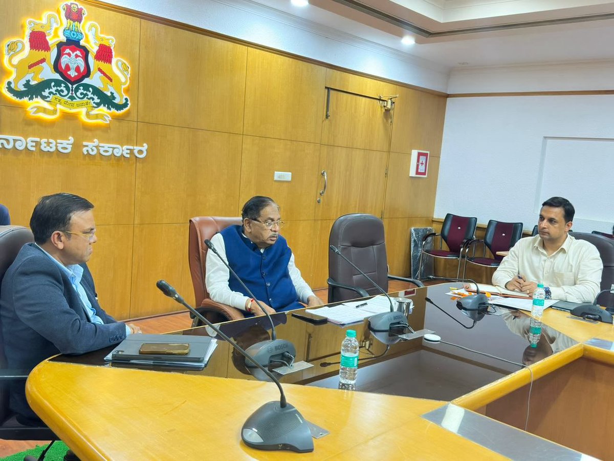 DrParameshwara's tweet photo. Held a review meeting at Vidhana Soudha with officials of the Revenue Department to assess the implementation of various departmental schemes, administrative progress, and public service delivery. Following a comprehensive review, directions were issued for the expeditious disposal of all pending files.

To improve the efficiency of the Revenue Department, greater responsibilities should be entrusted to Assistant Commissioners (ACs).

A meeting of licensed surveyors should be convened to hear their grievances and demands. Necessary steps must be taken to address their service-related and professional concerns and ensure their timely resolution.

The recruitment process for various vacant posts in the Revenue Department must be accelerated. There should be no delay in the promotion of officers and staff. The seniority list should be published at the earliest, and the promotion process should be completed transparently and in accordance with the prescribed rules.

Officials have been directed to ensure that all online and public services of the department, including the e-Pauti Khata system, are delivered within the stipulated timelines. Efficiency and transparency in service delivery must be maintained to ensure that citizens are not required to make unnecessary visits to government offices.

District- and taluk-level officials must respond promptly to public grievances. Continuous monitoring should be undertaken to reduce delays in the disposal of land records, khata transfers, survey operations, mutation cases, and other revenue-related services.

Officials have also been instructed to regularly review the progress of all departmental activities and remain focused on achieving targets. Administrative processes should be further expedited to ensure better service delivery to the public.

ಕಂದಾಯ ಇಲಾಖೆಯ ವಿವಿಧ ಯೋಜನೆಗಳು, ಆಡಳಿತಾತ್ಮಕ ಪ್ರಗತಿ ಹಾಗೂ ಸಾರ್ವಜನಿಕ ಸೇವೆಗಳ ಅನುಷ್ಠಾನದ ಕುರಿತಂತೆ ಇಲಾಖೆಯ ಅಧಿಕಾರಿಗಳೊಂದಿಗೆ ವಿಧಾನಸೌಧದಲ್ಲಿ ಸಭೆ ನಡೆಸಿದೆ. ಸಮಗ್ರ ಪರಿಶೀಲನೆ ನಡೆಸಿ, ಬಾಕಿ ಉಳಿದಿರುವ ಕಡತಗಳನ್ನು ಶೀಘ್ರ ವಿಲೇವಾರಿ ಮಾಡುವಂತೆ ನಿರ್ದೇಶನ ನೀಡಿದೆ.

ಕಂದಾಯ ಇಲಾಖೆಯ ಕಾರ್ಯಕ್ಷಮತೆ ಹೆಚ್ಚಿಸಲು ಸಹಾಯಕ ಆಯುಕ್ತರಿಗೆ (AC) ಹೆಚ್ಚಿನ ಜವಾಬ್ದಾರಿ ನೀಡಬೇಕು.

ಪರವಾನಗಿ ಭೂಮಾಪಕರ ಸಭೆಯನ್ನು ಕರೆದು ಅವರ ಅಹವಾಲುಗಳು ಹಾಗೂ ಬೇಡಿಕೆಗಳನ್ನು ಆಲಿಸಬೇಕು. ಭೂಮಾಪಕರ ಸೇವಾ ಹಾಗೂ ವೃತ್ತಿಪರ ಸಮಸ್ಯೆಗಳ ಪರಿಹಾರಕ್ಕೆ ಅಗತ್ಯ ಕ್ರಮ ಕೈಗೊಂಡು, ತ್ವರಿತವಾಗಿ ಇತ್ಯರ್ಥಪಡಿಸಬೇಕು.

ಕಂದಾಯ ಇಲಾಖೆಯಲ್ಲಿ ಖಾಲಿ ಇರುವ ವಿವಿಧ ಹುದ್ದೆಗಳ ನೇಮಕಾತಿ ಪ್ರಕ್ರಿಯೆಯನ್ನು ವೇಗಗೊಳಿಸಬೇಕು. ಅಧಿಕಾರಿ ಮತ್ತು ಸಿಬ್ಬಂದಿಗಳಿಗೆ ಬಡ್ತಿ ನೀಡುವ ಪ್ರಕ್ರಿಯೆಯಲ್ಲಿ ಯಾವುದೇ ರೀತಿಯ ವಿಳಂಬ ಉಂಟಾಗಬಾರದು. ಜೇಷ್ಠತಾ ಪಟ್ಟಿಯನ್ನು ಶೀಘ್ರ ಪ್ರಕಟಿಸಿ, ನಿಯಮಾನುಸಾರ ಪಾರದರ್ಶಕವಾಗಿ ಬಡ್ತಿ ಪ್ರಕ್ರಿಯೆಯನ್ನು ಪೂರ್ಣಗೊಳಿಸಬೇಕು.

ಇ-ಪೌತಿ ಖಾತೆ ಸೇರಿದಂತೆ ಇಲಾಖೆಯ ಎಲ್ಲ ಆನ್‌ಲೈನ್ ಮತ್ತು ಸಾರ್ವಜನಿಕ ಸೇವೆಗಳನ್ನು ನಿಗದಿತ ಕಾಲಮಿತಿಯೊಳಗೆ ಪೂರ್ಣಗೊಳಿಸುವಂತೆ ಅಧಿಕಾರಿಗಳಿಗೆ ನಿರ್ದೇಶನ ನೀಡಿದೆ. ನಾಗರಿಕರು ಕಚೇರಿಗಳಿಗೆ ಅನಗತ್ಯವಾಗಿ ಅಲೆದಾಡುವ ಪರಿಸ್ಥಿತಿ ನಿರ್ಮಾಣವಾಗದಂತೆ ಸೇವೆಗಳ ವಿತರಣೆಯಲ್ಲಿ ದಕ್ಷತೆ ಮತ್ತು ಪಾರದರ್ಶಕತೆ ಕಾಪಾಡಬೇಕು.

ಜಿಲ್ಲಾ ಮತ್ತು ತಾಲ್ಲೂಕು ಮಟ್ಟದ ಅಧಿಕಾರಿಗಳು ಜನಸಾಮಾನ್ಯರ ಸಮಸ್ಯೆಗಳಿಗೆ ತ್ವರಿತವಾಗಿ ಸ್ಪಂದಿಸಬೇಕು. ಭೂ ದಾಖಲೆ, ಖಾತೆ ಬದಲಾವಣೆ, ಸರ್ವೇ ಕಾರ್ಯ, ಮ್ಯೂಟೇಷನ್ ಹಾಗೂ ಇತರೆ ಕಂದಾಯ ಸೇವೆಗಳ ವಿಲೇವಾರಿಯಲ್ಲಿ ವಿಳಂಬ ಕಡಿಮೆ ಮಾಡುವ ನಿಟ್ಟಿನಲ್ಲಿ ನಿರಂತರ ಮೇಲ್ವಿಚಾರಣೆ ನಡೆಸಬೇಕು.

ಇಲಾಖೆಯ ಎಲ್ಲಾ ಕಾರ್ಯಗಳ ಪ್ರಗತಿಯನ್ನು ನಿಯಮಿತವಾಗಿ ಪರಿಶೀಲಿಸಿ, ಗುರಿ ಸಾಧನೆಯತ್ತ ಗಮನ ಹರಿಸಬೇಕು. ಸಾರ್ವಜನಿಕರಿಗೆ ಉತ್ತಮ ಸೇವೆ ಒದಗಿಸುವ ಉದ್ದೇಶದಿಂದ ಆಡಳಿತಾತ್ಮಕ ಕಾರ್ಯಗಳಿಗೆ ಮತ್ತಷ್ಟು ವೇಗ ನೀಡುವಂತೆ ಅಧಿಕಾರಿಗಳಿಗೆ ಸೂಚನೆ ನೀಡಿದೆ‌.

#RevenueDepartment #review #meeting #vidhanasoudha