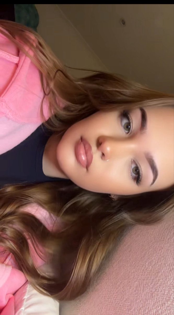 PrettyFeet2226's tweet photo. I need money 🤍
#payme #paypig #money #goddess https://t.co/AAj0uQDErj