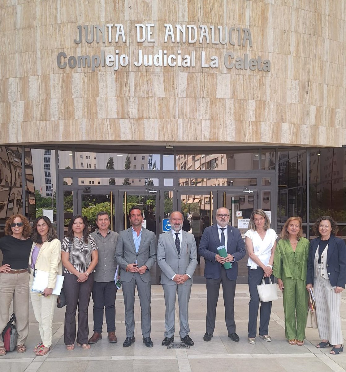 JusticiaJunta's tweet photo. ⚖️ Granada es la segunda provincia andaluza con más asuntos derivados al Servicio de Mediación Penal de Andalucía, SEMPA, y también en número de acuerdos alcanzados.
Más información: https://t.co/SlBAkxGvtf
#JusticiaAndalucía #MediaciónPenal #Granada #SEMPA https://t.co/arnc1FLeET