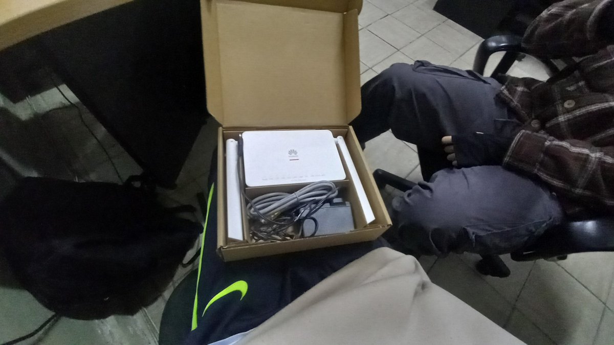 MAJRO_01's tweet photo. BUSCANDO MUTIS (DIA 2)
HOY LLEVÉ UN MODEM DE INTERNET A LA ESCUELA PARA HACER UNBOXING
like si te gustan los modems https://t.co/iU5gNGC7Vr