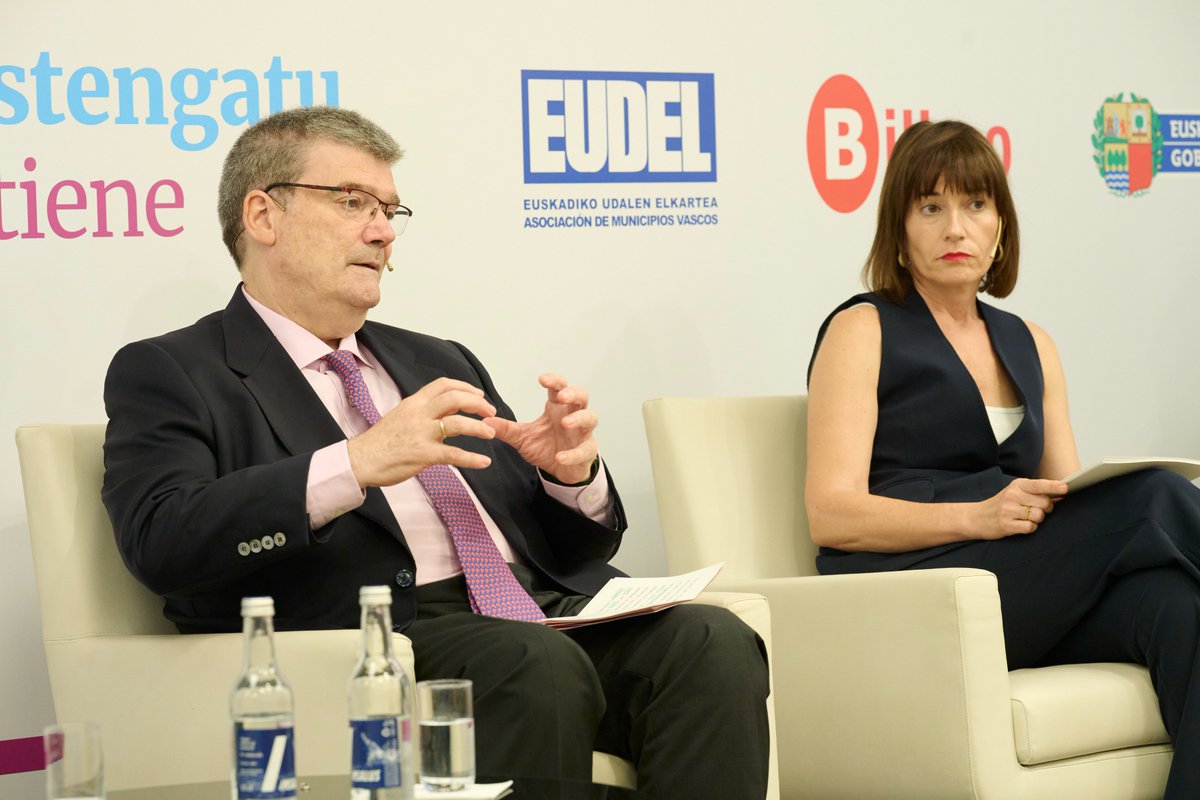 CCRECEMR's tweet photo. ๐ฌ โDemocracy may be at risk. It is not guaranteed foreverโ - Bilbao Mayor @juanmariaburto
At #DemocracyWeekEuskadi in Bilbao, the European Observatory for the Defence of Democracy at the Local Level (#ODELL) was presented as a tool to tackle rising threats to local politicians
The first ODELL report will be presented on 2 October
https://t.co/2ORSs54ai7