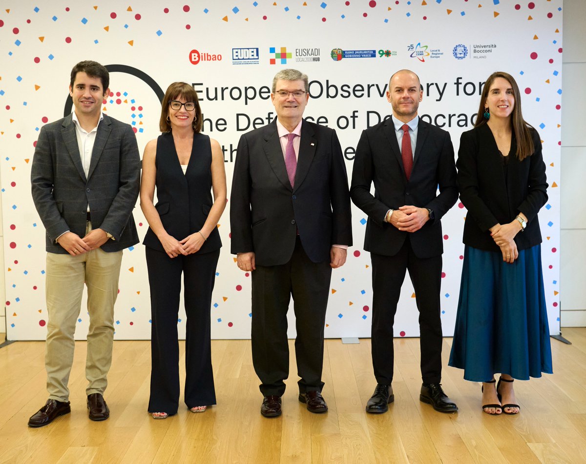 CCRECEMR's tweet photo. ๐ฌ โDemocracy may be at risk. It is not guaranteed foreverโ - Bilbao Mayor @juanmariaburto
At #DemocracyWeekEuskadi in Bilbao, the European Observatory for the Defence of Democracy at the Local Level (#ODELL) was presented as a tool to tackle rising threats to local politicians
The first ODELL report will be presented on 2 October
https://t.co/2ORSs54ai7