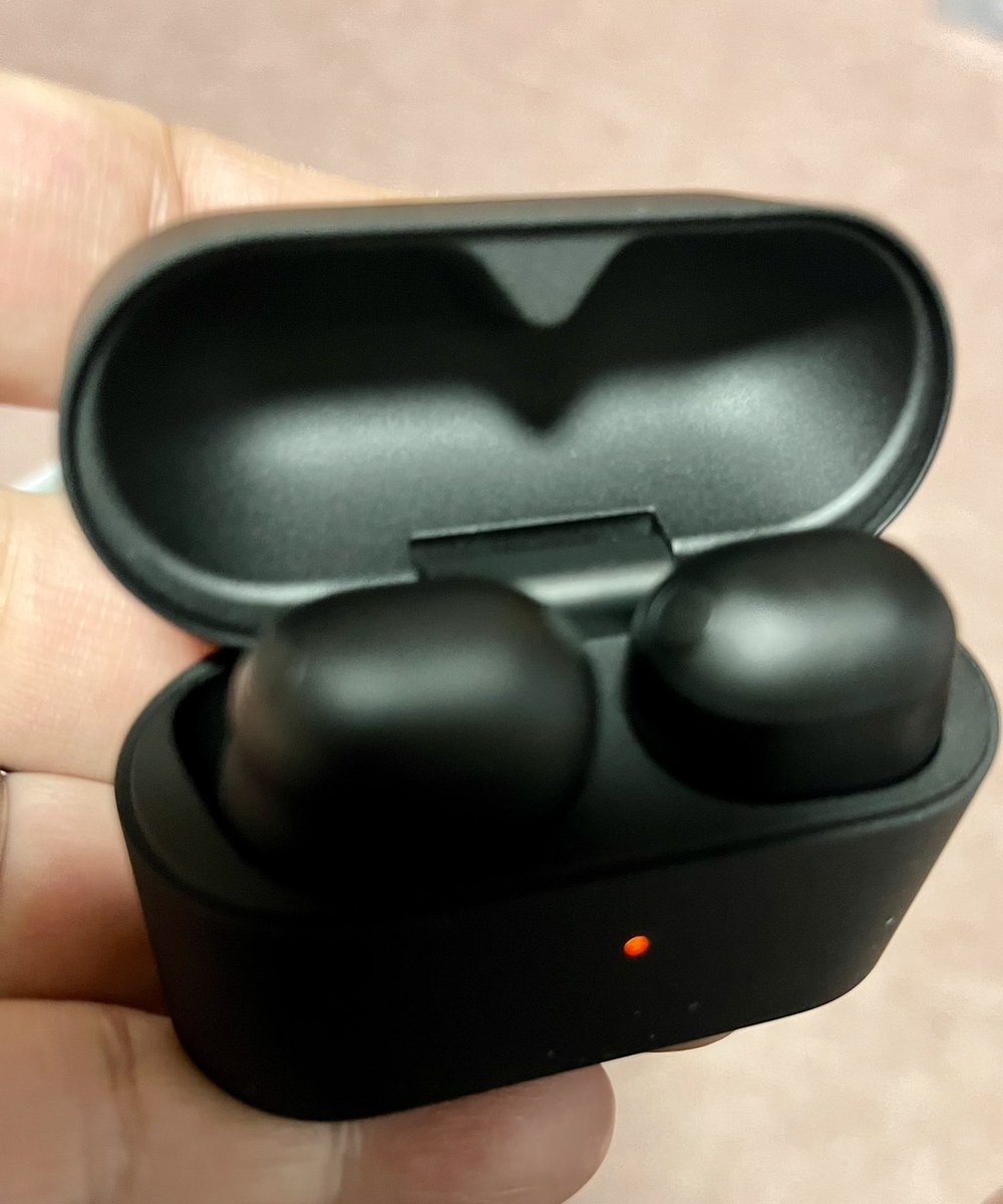 madengi's tweet photo. Apple AirPods 4を持ってるが
会社PCに接続出来ない。

有線のヘッドセット故障に
も〜ストレスMAX🔥

そこで同僚が使用する実績あるモデルを
ポイントでポチり！
先ずは携帯と接続してサウンドCK

ネットMTGごときに
オーバースペックと思うが仕方ない🤣 https://t.co/4XeD6PChyn