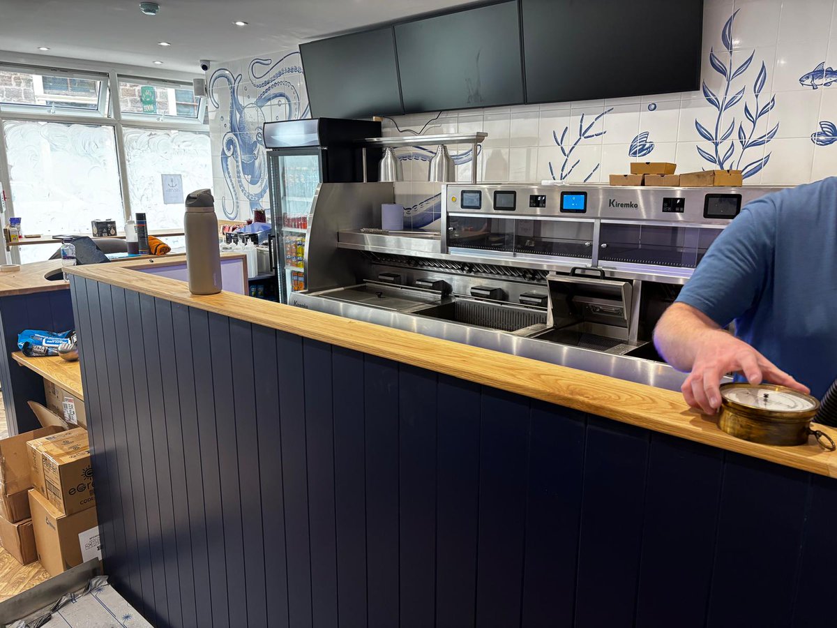 KFELtd's tweet photo. Wishing Old Town Fish &amp; Chips all the best as they open their new shop in Inverness today! 🎉

The team has made a significant investment in transforming the premises, including installating a 4 pan electric Kiremko wall range complete with odour control units. 

#kiremko #kfe https://t.co/B5lPtKjpp0
