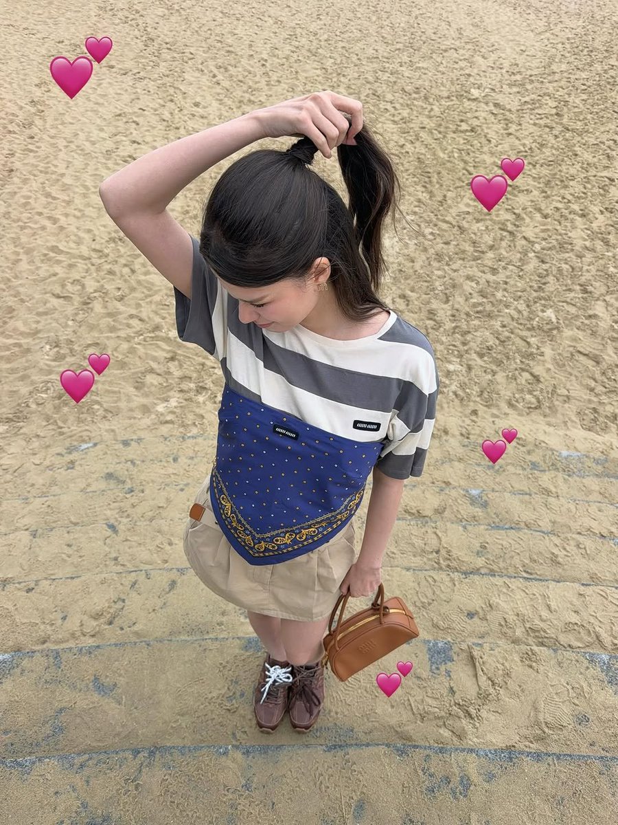 TrendForFB's tweet photo. Becky น่ารักกก 😍

#MiuMiu
#beckysangels https://t.co/mfkHGkOt44