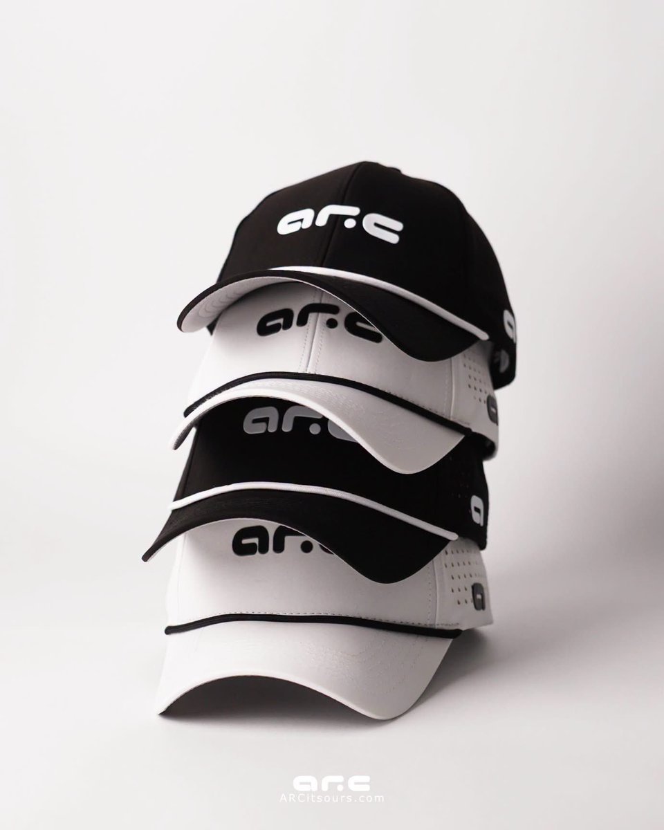 lesyeuxdelalis's tweet photo. Dibs on the white golfer cap 🥰 https://t.co/lAiznkdS3C