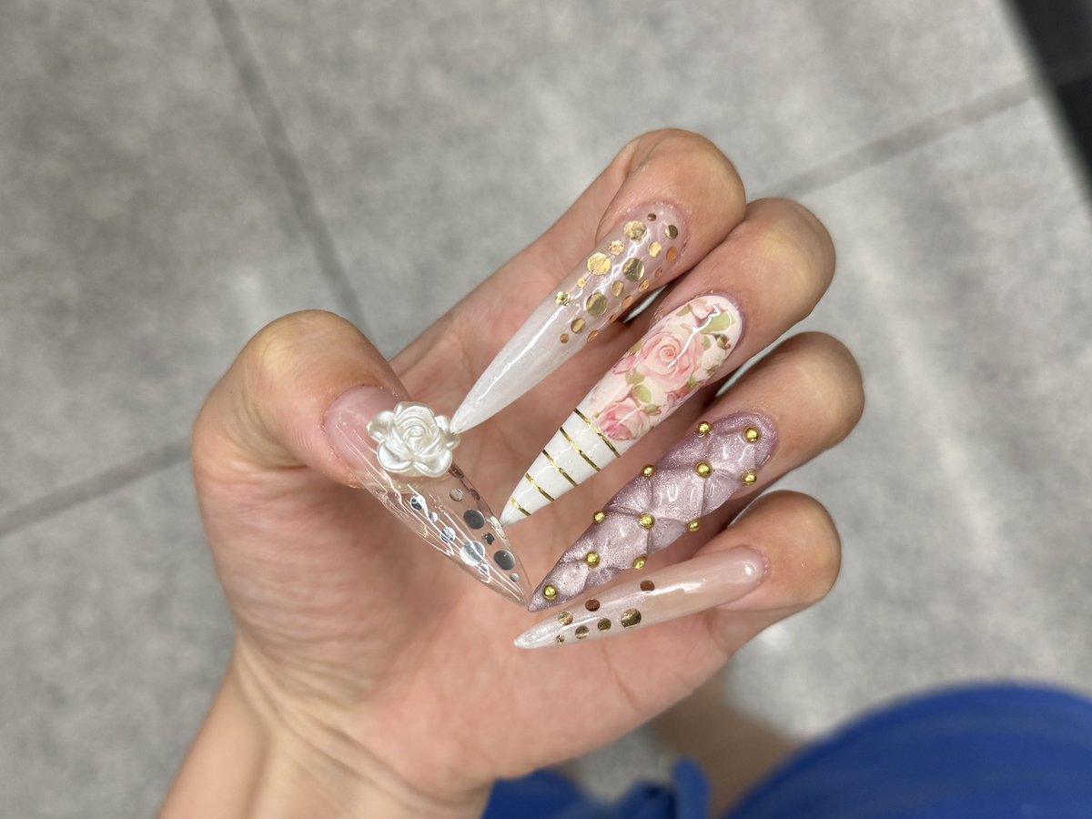 miraebabo's tweet photo. 셀프네일 끝!!! https://t.co/yDQHAtkZyY