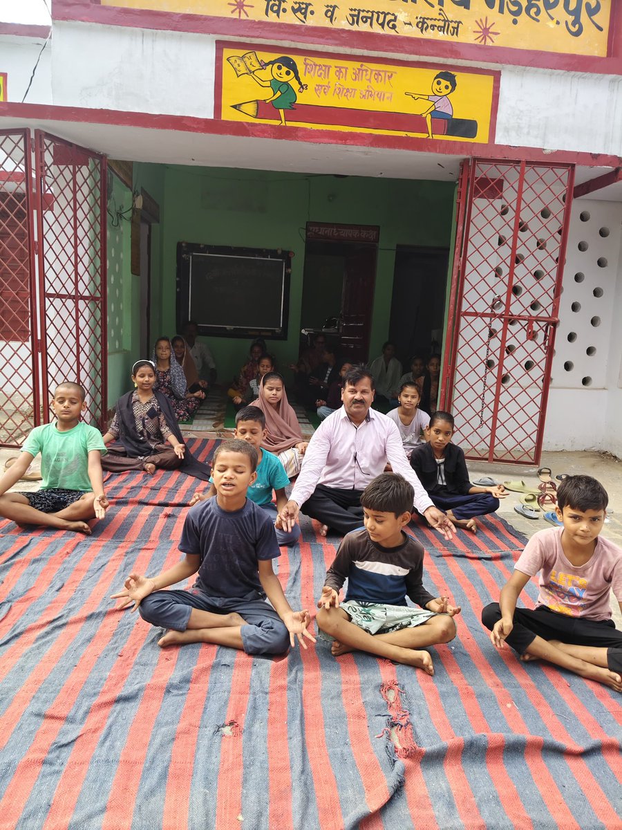 CallingGanga's tweet photo. International Yoga Day 2026:
The Ganga Praharis at Ucch Prathamik Vidyalaya, Madharpur, Kannauj, Uttar Pradesh,  conducted a Yoga session by engaging students and teachers. https://t.co/VQE6xLbomi