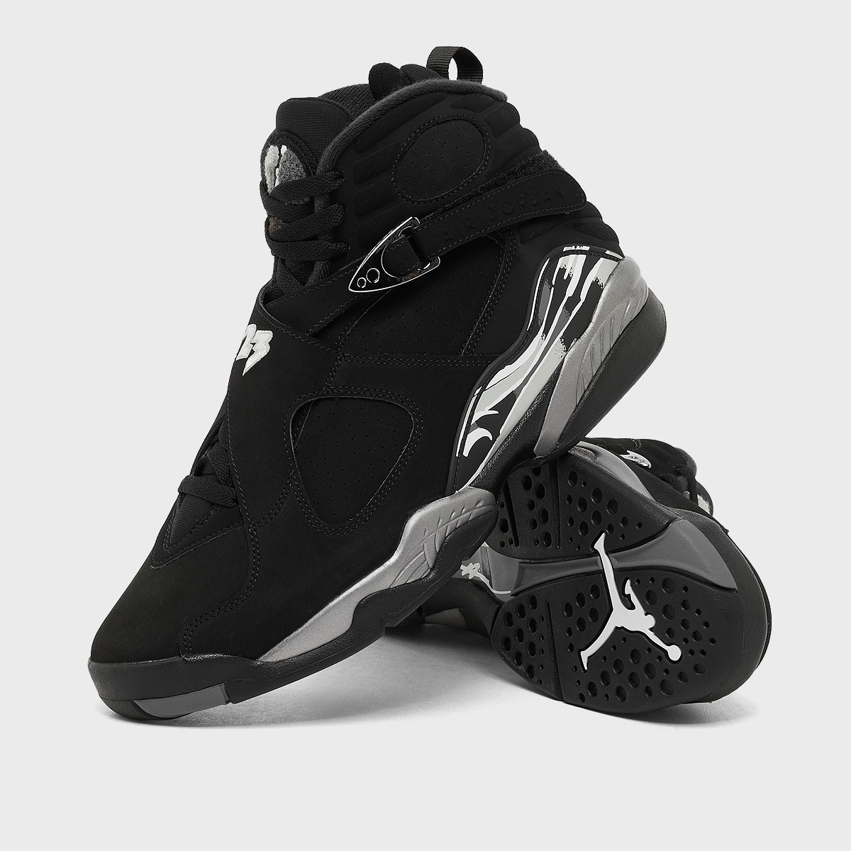 nicekicks's tweet photo. Air Jordan 8 “Chrome” is expected to release on September 12 🤯 https://t.co/rPejIWJLNs