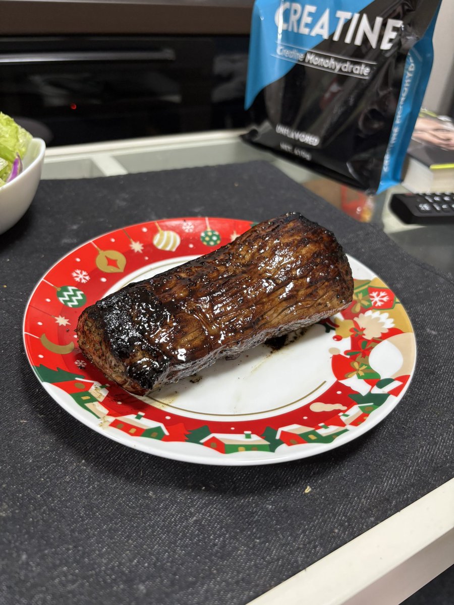 forest611328's tweet photo. 本日のステーキ
色味はいいけど肉のグレード落としたからちょっと硬い。 https://t.co/UHxuIO9r0Z