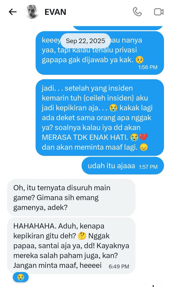 lovabeys's tweet photo. astaga aku bahkan baru tau ini? 😹 evandre, am i a joke to you? dulu tiap aku nanya, kamu selalu bilang kalian cuma kakak-adek, aku juga nyuruh kamu buat ngomong ke dia kalo kita waktu itu lagi pdkt tapi ternyata kamu gapernah ngomong sampe gopub sama aku? kamu nyakitin dia, kak. https://t.co/n3T4kBDGpP