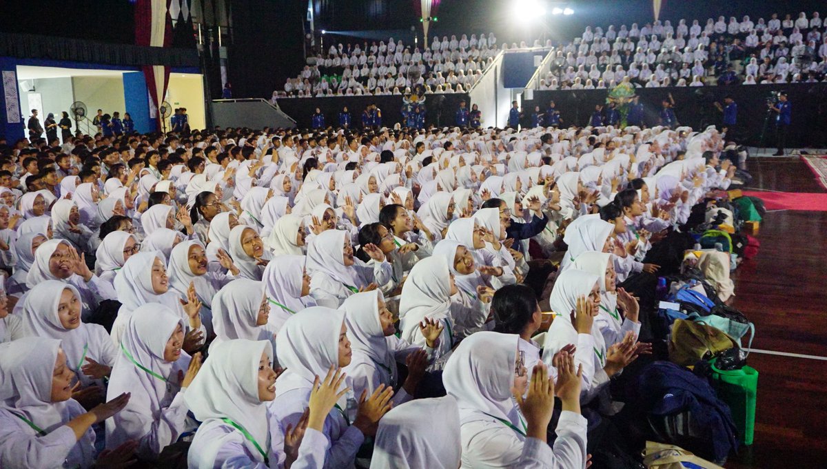 mpkmbsv_ipb's tweet photo. Sobat Dipta‼️ buat yang gatau ini namanya mpkmb sv ipb yaaw💥😜 
#MPKMB63SVIPB #IPBUniversity #sobatdipta #diptatwt https://t.co/WuFB9MsAgD