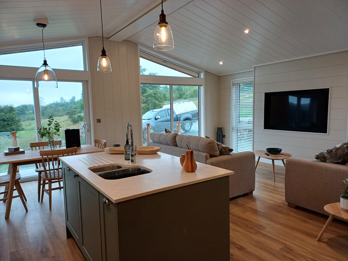 IngletonFalls's tweet photo. ⭐ Falls Park Lodges - July Availability ⭐
⭐ Low-season price of just £450 for a either a 4-night midweek or 3-night weekend break.
⭐ Few dates available before the end of July.
🛏️ Sleeps 4 people. Sorry, no pets. Terms &amp; conditions apply.
☎️ To book ring (07375) 940190. https://t.co/L8x40KkPqh