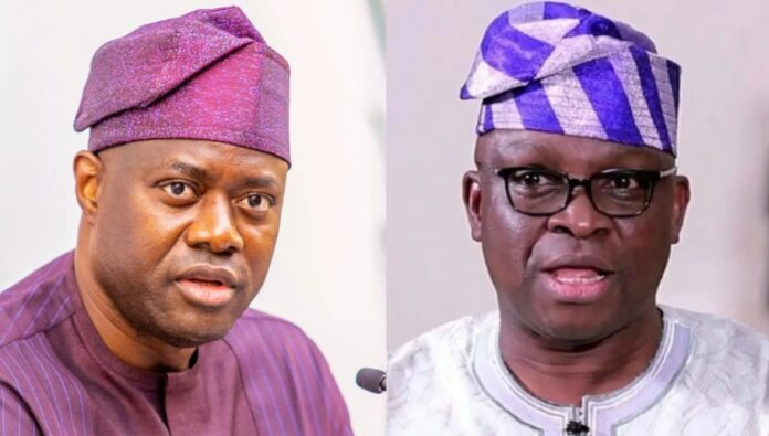 Thenichenews's tweet photo. Former Ekiti State Governor, Ayodele Fayose, has told Oyo State Governor, Seyi Makinde, that he would be taught a “political lesson” during the 2027 general elections.

Details: https://t.co/eF0rQzPlmF https://t.co/ORjzJ7Xqc3