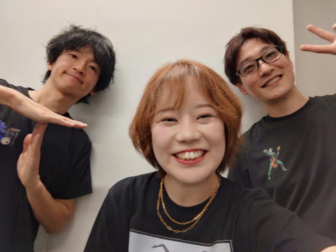 shingobass's tweet photo. 昨日はT-SQUARE @ LINE CUBE渋谷でした
3階まで沢山のお客様に集まって頂き
一緒に盛り上げてくれてとても嬉しかったです
コーヒーもたくさんご購入して下さり
皆さまありがとうございました！

終演後に新日本フィルでパイプオルガンを弾いてくださった
石川さんと青レンジャーと緑レンジャーで📷 https://t.co/zWY4YFkRBl