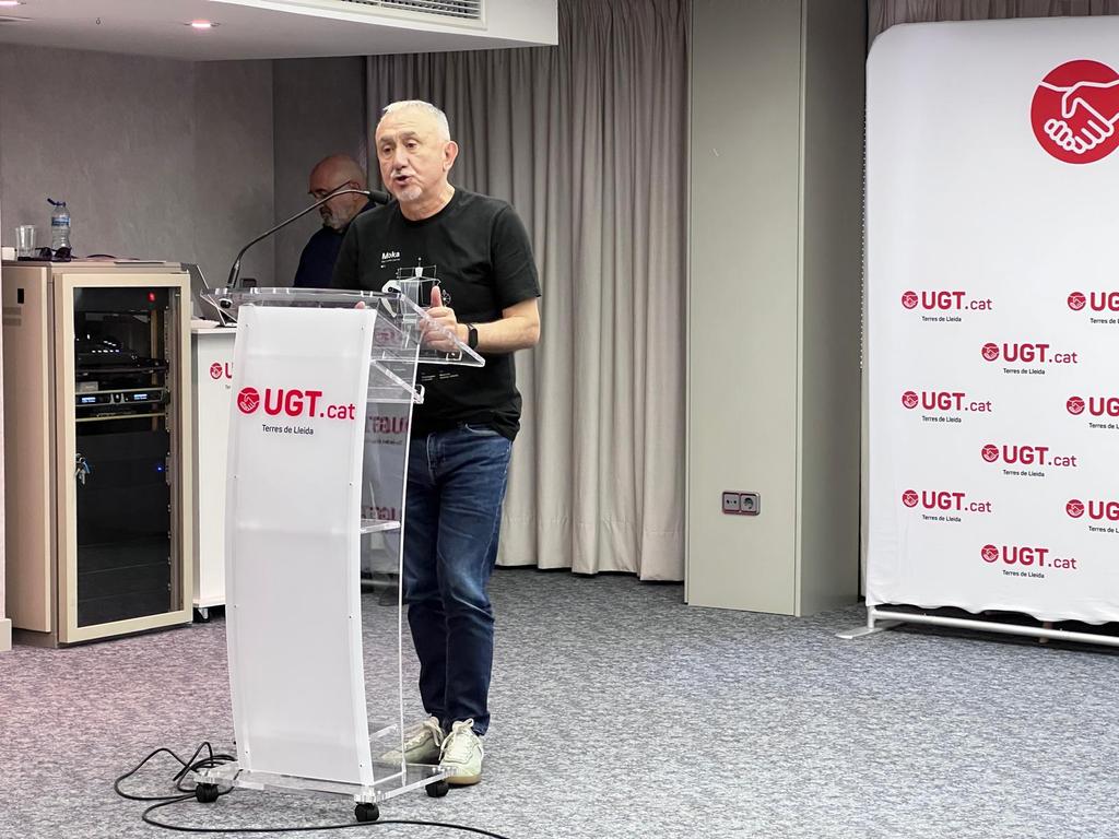 ugtcatalunya's tweet photo. 🔴 Aquesta tarda, hem pogut assistir a la inauguració oficial de la nova seu de UGT Terres de Lleida✊️ En l'acte s'han reunit representants institucionals, sindicals i socials d'arreu del territori. https://t.co/6pZVLllZ0A
