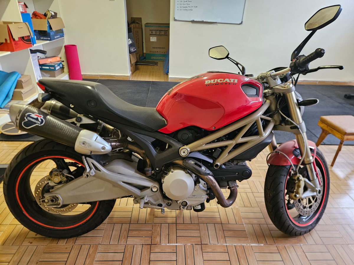MartTheMuse's tweet photo. @crazy_kennar Ducati Monster 696 25th anniversary edition, 2013 model. 19k kms. Aftermarket termigioni exhaust, Ducati LED headlights, new tyres. Runs in perfect condition. 750k ono
Westlands for viewing. Call or Whatsapp 0701081852 https://t.co/LpVSfjhkBi