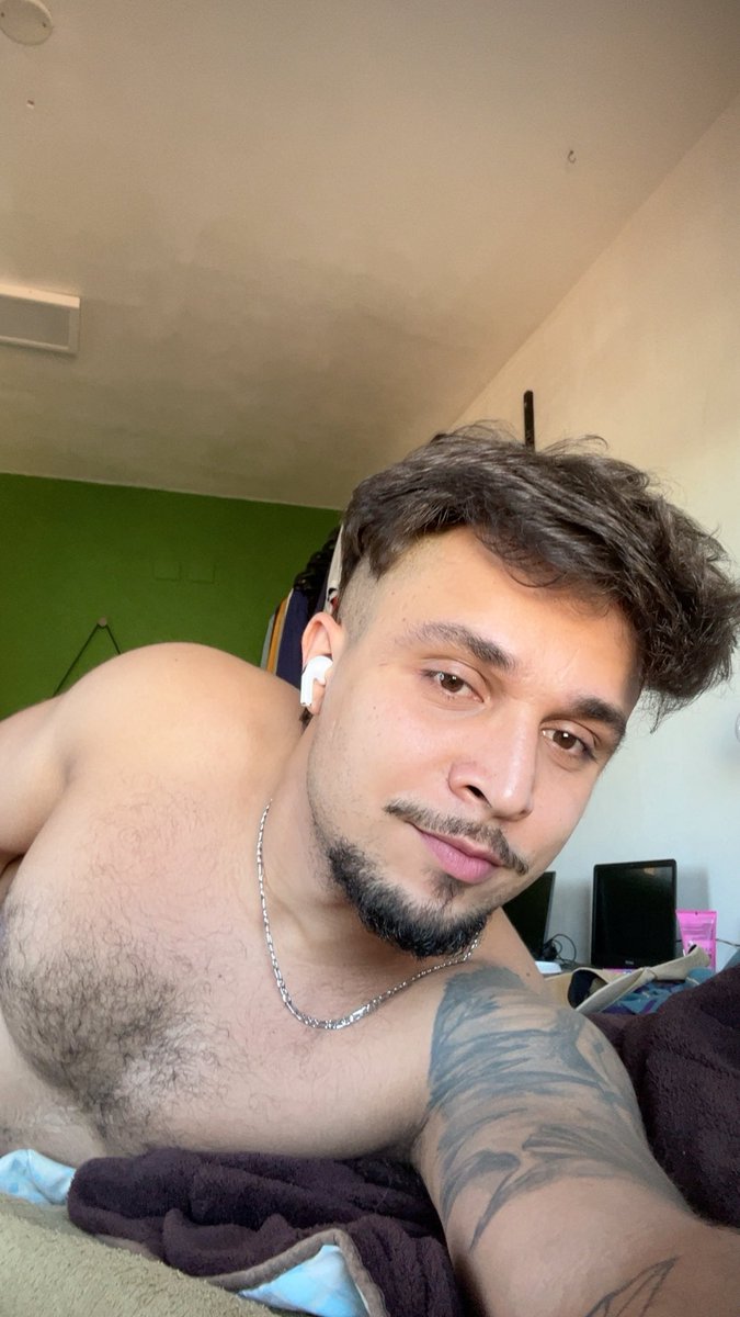Pedrorihenque's tweet photo. Home office é vida! https://t.co/ISoFxEzCQh