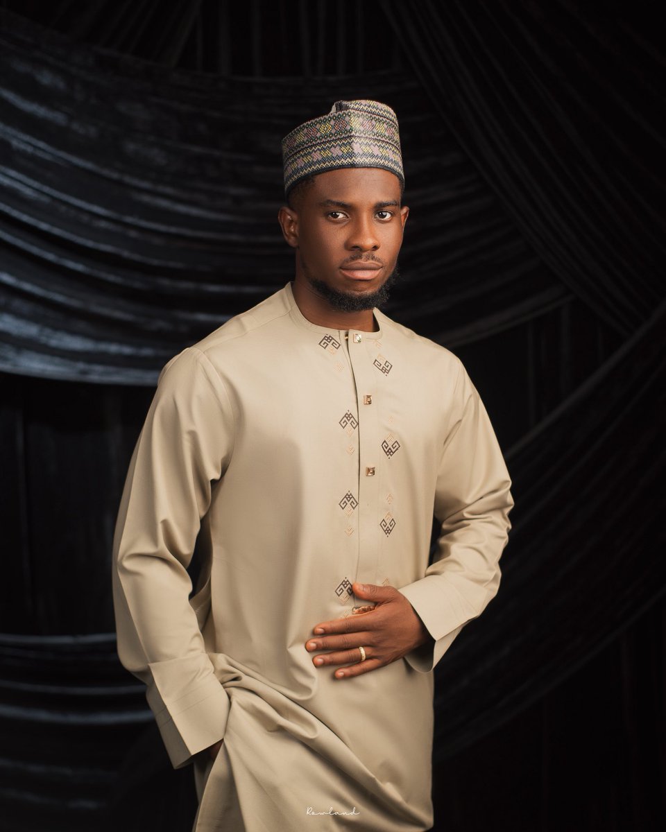 Rowlandshotit's tweet photo. The sweetest LOVE 💕 of KHAFILAT 💍 ABDULMUJEEB 

The A 💍 K union @theandkunion26 
..
..
Event planner: @eventsby_jummiz 
Outfits: @tailored.by.adun 
Bride: @honeydrop_baby 
Makeup 💄: @annie_glamour 
Content: @pyramidfilms_ 
Lens Lord: @rowlands_studio_ for @rowlands_studio https://t.co/XOnBHQcq1l