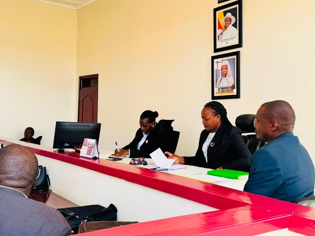 JudiciaryUG's tweet photo. Wakiso High Court today held a criminal session pre-session meeting bringing together key justice sector stakeholders to plan for the forthcoming criminal sessions.

The meeting was chaired by the Head of Circuit, Lady Justice Sarah Langa Siu, and attended by the Resident Judge, Lady Justice Dr. Grace Flavia Lamuno, the incoming Assistant Registrar, HW Emmanuel Bamwite, as well as representatives from the Office of the Director of Public Prosecutions, Uganda Prisons Service, Police, defence counsel and other justice actors.

At least 80 cases are expected to be handled during the sessions, with each Judge slated to hear at least 40 cases.

Stakeholders welcomed the joint cause-listing approach and proposed a balanced selection of old and newly registered cases, including matters of significant public interest. Cases involving juveniles were also prioritized for consideration.

The Office of the Director of Public Prosecutions undertook to timely share disclosures with defence counsel to facilitate expeditious hearings and enhance the efficient disposal of cases during the sessions