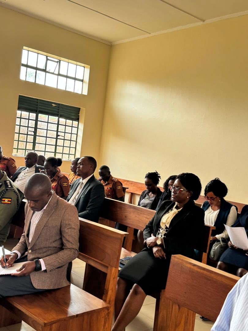 JudiciaryUG's tweet photo. Wakiso High Court today held a criminal session pre-session meeting bringing together key justice sector stakeholders to plan for the forthcoming criminal sessions.

The meeting was chaired by the Head of Circuit, Lady Justice Sarah Langa Siu, and attended by the Resident Judge, Lady Justice Dr. Grace Flavia Lamuno, the incoming Assistant Registrar, HW Emmanuel Bamwite, as well as representatives from the Office of the Director of Public Prosecutions, Uganda Prisons Service, Police, defence counsel and other justice actors.

At least 80 cases are expected to be handled during the sessions, with each Judge slated to hear at least 40 cases.

Stakeholders welcomed the joint cause-listing approach and proposed a balanced selection of old and newly registered cases, including matters of significant public interest. Cases involving juveniles were also prioritized for consideration.

The Office of the Director of Public Prosecutions undertook to timely share disclosures with defence counsel to facilitate expeditious hearings and enhance the efficient disposal of cases during the sessions