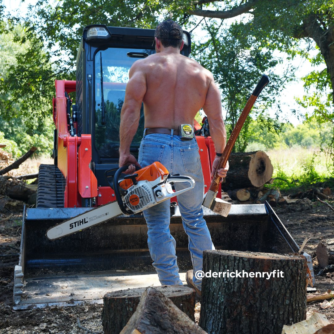 DerrickHenryFit's tweet photo. Real fitness isn't just about how you look — it's about what your body can actually do. Can you swing an axe? Carry something heavy? Keep up with physical work without falling apart?

That's what I'm training for. 💪

Are you training for looks, function, or both? https://t.co/Flfi7pCnsI