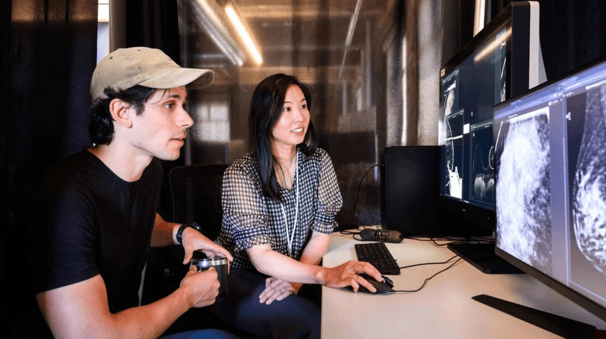 UofCalifornia's tweet photo. After an abnormal mammogram, weeks of waiting for a diagnosis can add to the stress. Researchers at @UCSF and @UCBerkeley are using AI to identify patients at highest risk for breast cancer, helping fast-track diagnosis and, in some cases, complete the process in a single day. https://t.co/SkIWhKNODz