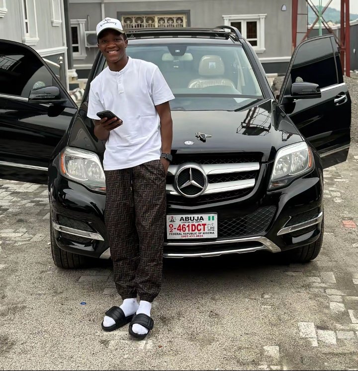 Danielrotachuk2's tweet photo. American trader            Nigerian trader 
                                            9ja boys dey para❤ https://t.co/Qkcsvbzac4