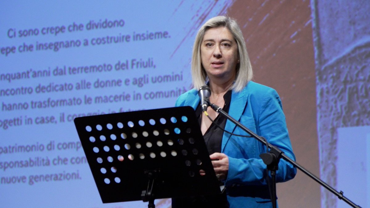 regioneFVGit's tweet photo. “La ricostruzione post terremoto del 1976 in #Friuli ha fatto la storia in Italia e nel mondo. In questo quadro va ricordato il ruolo determinante delle Ater di #Pordenone e #Udine per l’edilizia residenziale pubblica”. Così oggi Cristina Amirante
👉https://t.co/JCCmisX1B5 https://t.co/IFyUdfjSxo