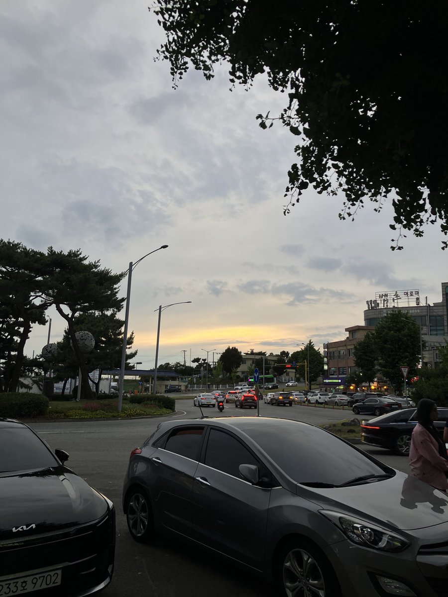 tayorini's tweet photo. スカート好き https://t.co/QQDaUqDydD