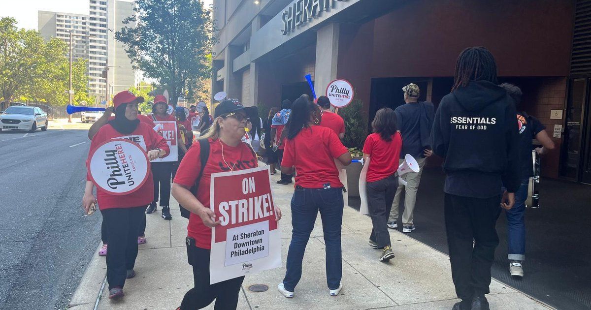 thephillyvoice's tweet photo. Workers at Sheraton hotel in Center City remain on strike ahead of Philly's third of six World Cup matches 

🔗 Read more: https://t.co/esFmKbR8Sk https://t.co/uLoWuR3ulo