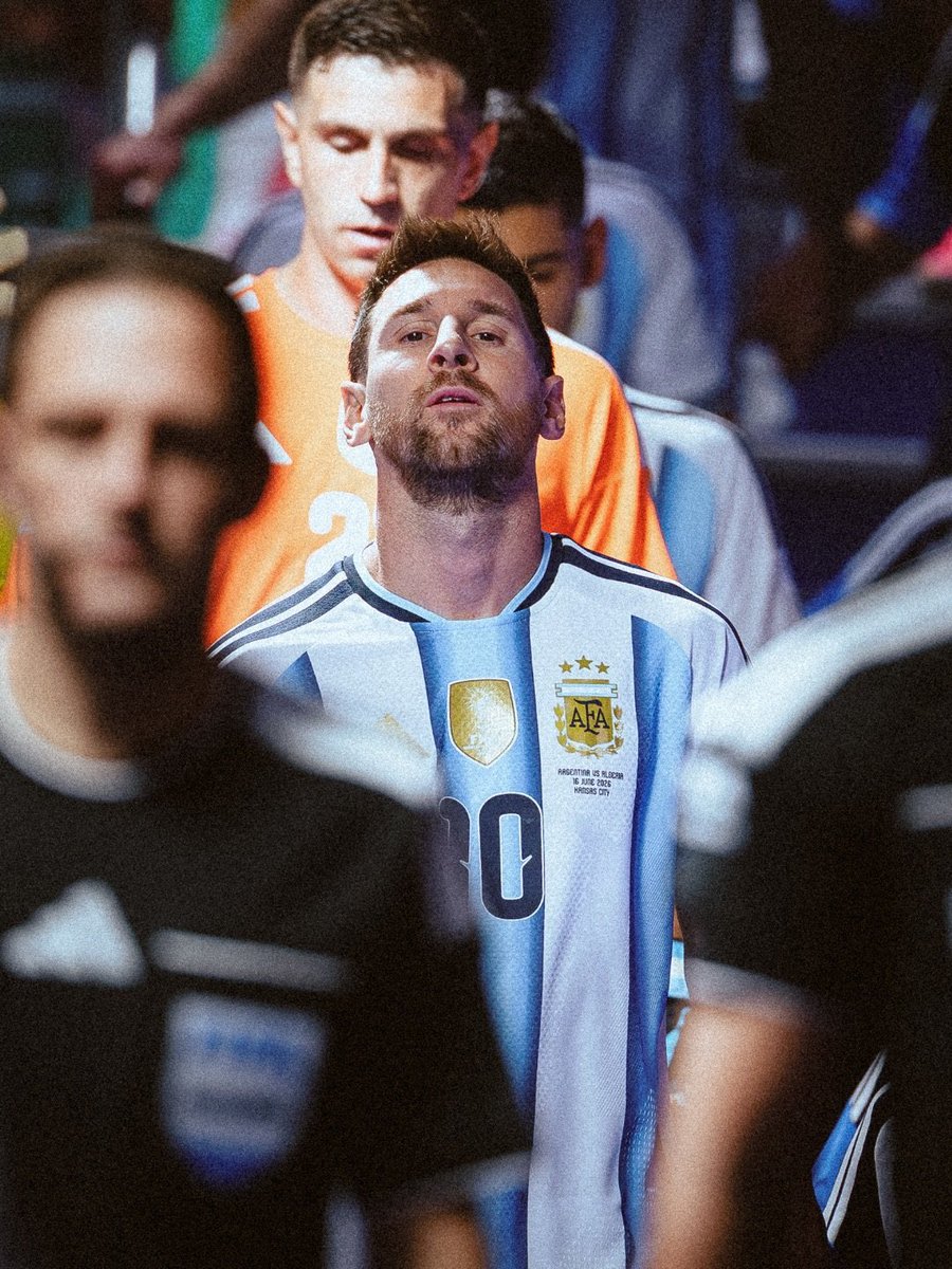jpeseteiroDT's tweet photo. Simplemente extraordinario.

Simplemente MESSI.

Simplemente FUTBOL. https://t.co/Ha2wDrlMOb