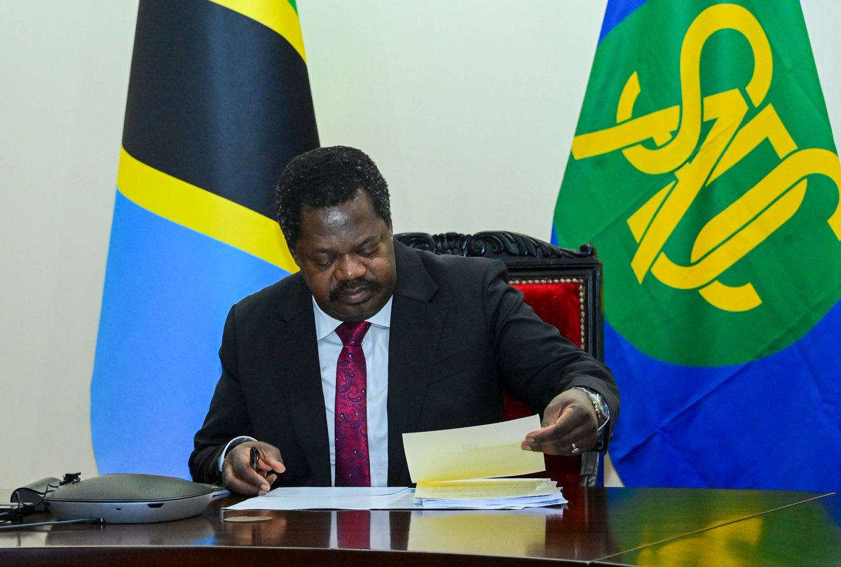 VPTanzania's tweet photo. Makamu wa Rais Mhe. Balozi Dkt. Emmanuel Nchimbi, amemwakilisha Rais wa Jamhuri ya Muungano wa Tanzania Mhe. Dkt. Samia Suluhu Hassan katika Mkutano wa Dharura wa 
(SADC Organ Troika) kuhusu hali ya usalama nchini Madagascar na Jamhuri ya Kidemokrasia ya Kongo. https://t.co/XtallIBuyy