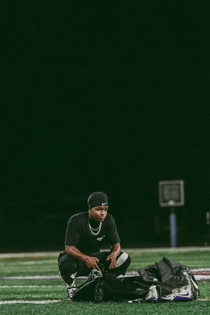 Chummy_912's tweet photo. June 15th, No Text, no calls, 3 graphics, no responses, Was never meant to be ordinary but different, and I know the path God has in place for me is what matters most. Head over heels through every step. Stay down til the come up 1. #patience #D1 https://t.co/Y9SHxve71f