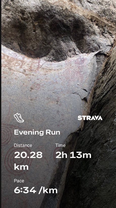 Shisa_Bonie22's tweet photo. Day 41/100β
Beyond the @RwenzoriMarathn
Beyond the #CountryRunTour
Iβm chasing Ugandaβs organic stories.
This pursuit led me to traces of a past that has outlived generations at Nyero Rock Paintings in Kumi district. @ugandamuseums
#TheCountDown
#RoadToKasese https://t.co/2d0OBmbxys