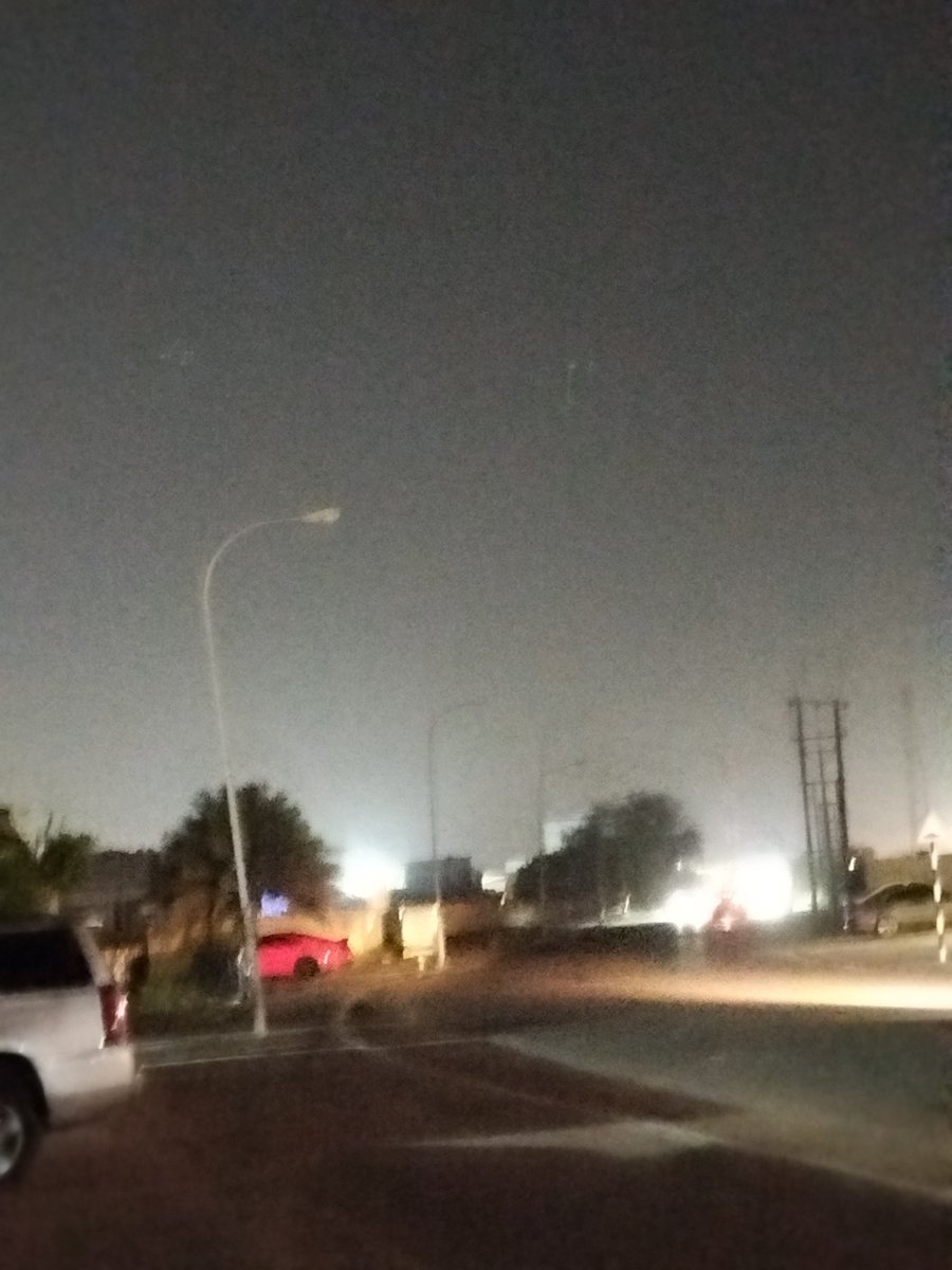 amdsawafi's tweet photo. @M_Municipality مساء الخير 
يتكرر المشهد بتعطل إنارة الطريق بسور آل حديد 
وكم وكم مرات عديدة نكتب في تجاوب تعمل يوم أو يومين ثم تعود تتعطل.... https://t.co/qsfgmBDQP1