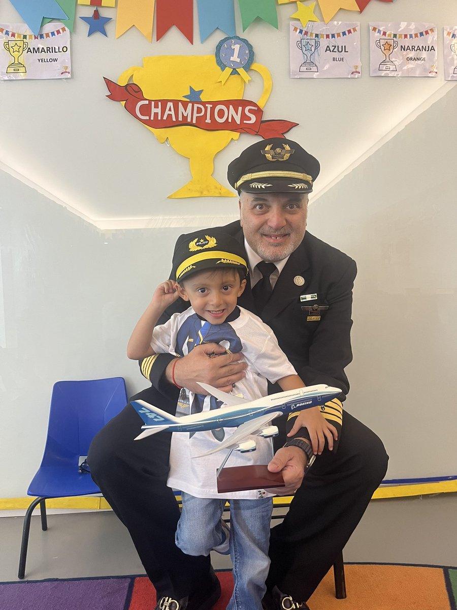 capjowy's tweet photo. @aspaprensa Con Mi hijo en su escuela Festejando el Día del Padre https://t.co/o9MNhEamKV